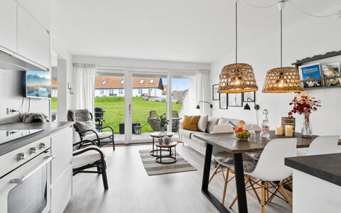 Jesper - 350M from the Sea: Meubles, Design Intérieur, Bois, Sol, Domicile, Sol, Plafond, Chaise, Table, Salon