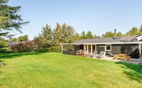 Rajna - 500M to the Fjord: Toit, Maison, Domicile, Chalet, Porte, Siding, Plate-Forme, Porche, Planche, Dur