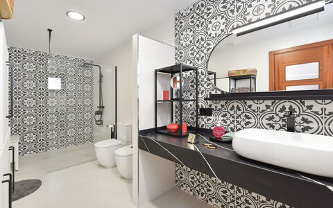 Armonia Oasis Deluxe: Propriété, Bâtiment, Luminaire Plomberie, Design Intérieur, Éclairage, Maison, Confort, Salle De Bains, Robinet, Architecture