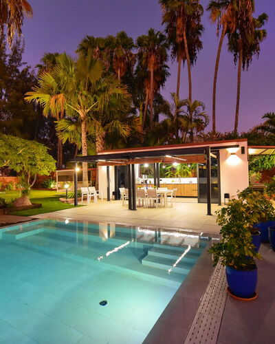 Armonia Oasis Deluxe: Plante, L'Eau, Propriété, Ciel, Piscine, Bâtiment, Bleu Azur, Arbre, Station Balnéaire, Arecales