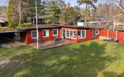 Salka - 200M to the Fjord: Meubles, Design Intérieur, Sol, Sol, Plafond, Pièce, Chaise, Table, Appartement, Table Cuisine Et Salle A Manger