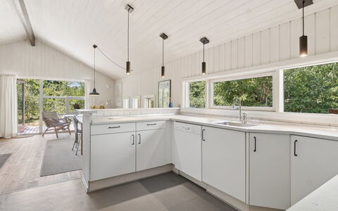 Aimo - 300M from the Sea: Cuisine, Comptoir, Sol, Design Intérieur, Bois, Plafond, Sol, Évier, Cabinetry, Luminaire