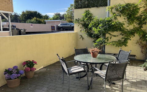 Franca - 75M from the Sea: Maison, Domicile, Toit, Chalet, Biens, Aménagement Paysager, Batiments Jardin, Siding, Ferme