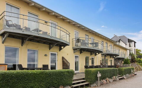Franca - 75M from the Sea: Maison, Domicile, Toit, Chalet, Biens, Aménagement Paysager, Batiments Jardin, Siding, Ferme