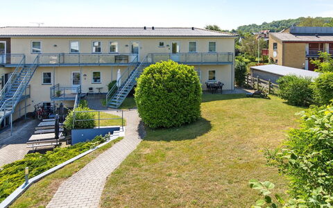 Franca - 75M from the Sea: Maison, Domicile, Toit, Chalet, Biens, Aménagement Paysager, Batiments Jardin, Siding, Ferme