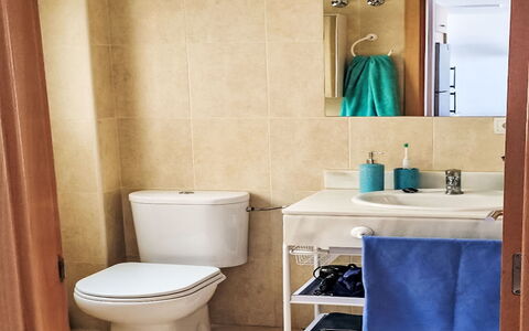 Sotavento: Miroir, Propriété, Luminaire Plomberie, Évier, Lavabo, Salle De Bains, Robinet, Violet, Toilette, Design Intérieur