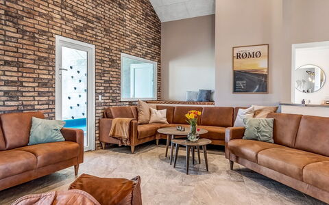 Sönke - 4Km from the Sea: Canapé, Meubles, Bois, Design Intérieur, Salon, Sol, Appartement, Sol, Domicile