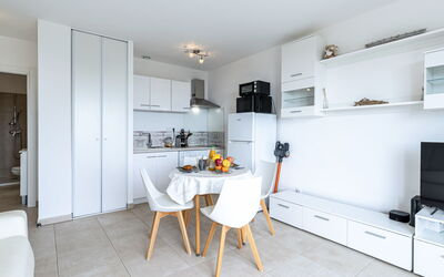 Brigitte 750.2: Meubles, Design Intérieur, Sol, Bois, Sol, Plafond, Pièce, Appartement, Salon, Éclairage