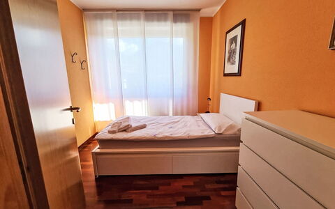 Francesca: Meubles, Lit, Chambre, Sol, Sol, Design Intérieur, Drap De Lit, Bois, Literie, Pièce