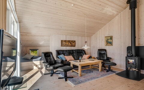 Skrollan - 200M to the Fjord: Herbe, Bâtiment, Maison, Toit, Domicile, Zone Résidentielle, Chalet, Lot Terre, Zone Rurale, Pelouse