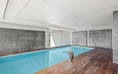Blue Infinity 4: L'Eau, Fenêtre, Bois, Ombre, Piscine, Sol, Sol, Bâtiment, Immobilier, Composite