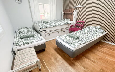 Tyttelsson: Chambre, Lit, Meubles, Design Intérieur, Sol, Drap De Lit, Sol, Literie, Linge, Textile