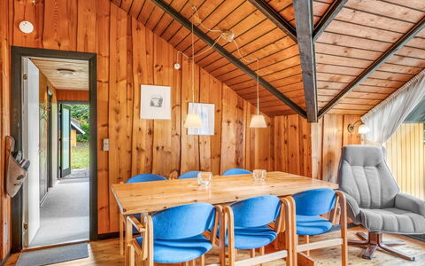 Amila - 30Km from the Sea: Bleu, Piscine, Meubles, Mobilier De Jardin, Recours, Chaise, Ombre, Eco Hôtel, Pot De Fleur
