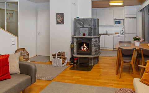 Karhunvartijanmaja D4: Bois, Neige, Chalet, L'Hiver, Toit, Domicile, Gelé, Cabane En Rondins, Siding, Pente