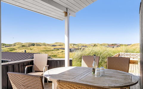 Naema - 400M from the Sea: Piscine, Mobilier De Jardin, Meubles, Recours, Dalle, Eco Hôtel, Ombre, Chaise, Loisir, Biens