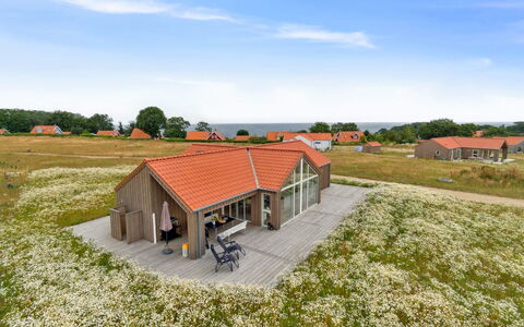 Pontus - 500M from the Sea: Maison, Domicile, Toit, Chalet, Biens, Aménagement Paysager, Batiments Jardin, Siding, Ferme