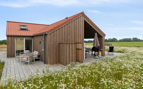 Pontus - 500M from the Sea: Maison, Domicile, Toit, Chalet, Biens, Aménagement Paysager, Batiments Jardin, Siding, Ferme