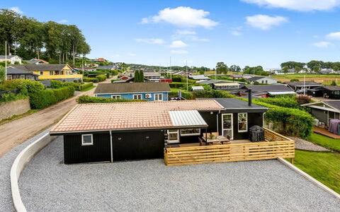 Filomena - 300M from the Sea: Maison, Toit, Domicile, Chalet, Biens, Ferme, Villa, Porche, Siding