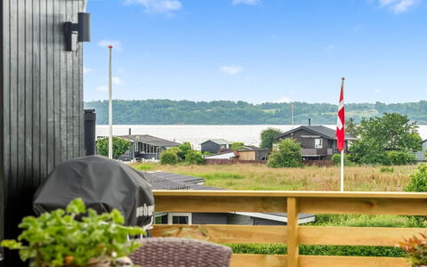Filomena - 300M from the Sea: Maison, Toit, Domicile, Chalet, Biens, Ferme, Villa, Porche, Siding