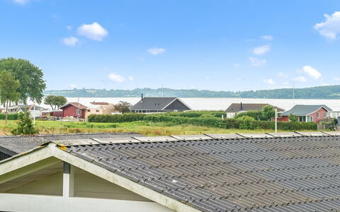 Filomena - 300M from the Sea: Maison, Toit, Domicile, Chalet, Biens, Ferme, Villa, Porche, Siding