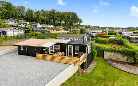 Filomena - 300M from the Sea: Maison, Toit, Domicile, Chalet, Biens, Ferme, Villa, Porche, Siding