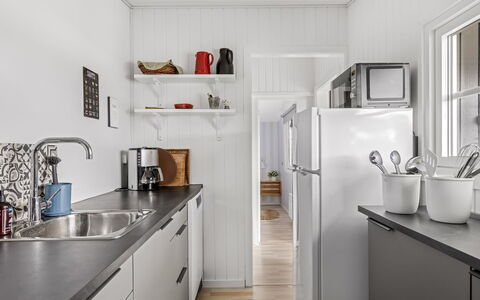 Filomena - 300M from the Sea: Cuisine, Appareil De Cuisine, Principaux Appliance, Comptoir, Bois, Sol, Design Intérieur, Cabinetry, Réfrigérateur, Électroménager