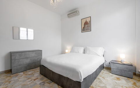 Romina Apartment, Florence, Campo Marte: Sol, Sol, Design Intérieur, Appartement, Plafond, Chambre, Lit, Literie, Hôtel