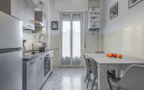 Romina Apartment, Florence, Campo Marte: Sol, Design Intérieur, Sol, Meubles, Cuisine, Plafond, Comptoir, Appartement, Principaux Appliance, Pièce