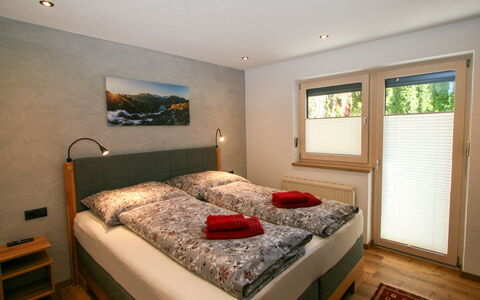 Stöckl: Propriété, Meubles, Confort, Cabinetry, Bois, Fenêtre, Design Intérieur, Sol, Cadre De Lit, Lit