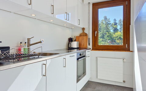 La Verdure Est N°22: Cuisine, Comptoir, Appareil De Cuisine, Sol, Principaux Appliance, Design Intérieur, Bois, Cabinetry, Sol, Électroménager