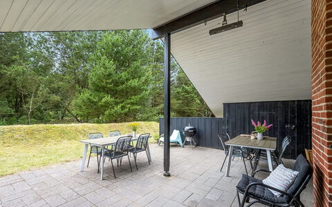 Regine - 1.1Km to the Fjord: Bois, Architecture, Plafond, Sol, Ombre, Sol, Porche, Siding, Chalet, Chaise