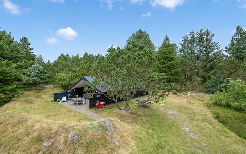 Regine - 1.1Km to the Fjord: Zone Résidentielle, Arbuste, Maison, Domicile, Jardin, Biens, Ombre, Aménagement Paysager, Pelouse