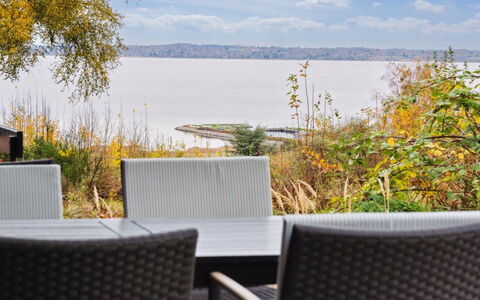 Adelbert - 600M to the Fjord: Meubles, Design Intérieur, Appartement, Sol, Sol, Table, Chaise, Pièce, Domicile, Table Cuisine Et Salle A Manger