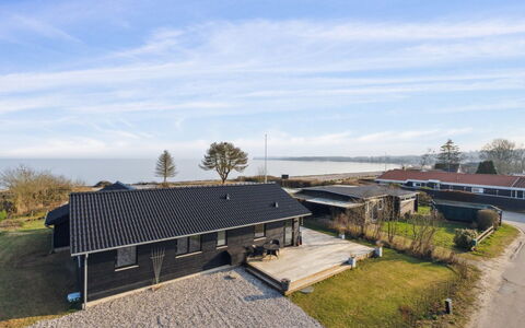 Viveke - 10M from the Sea: Bois, Domicile, Porche, Plate-Forme, Dur, Toit, Tache De Bois, Parquet, Eco Hôtel