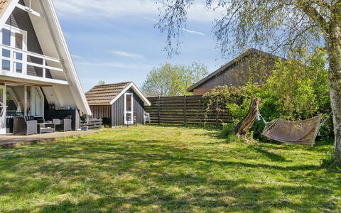 Edgar - 300M from the Sea: Maison, Domicile, Zone Résidentielle, Chalet, Siding, Biens, Allée, Cour