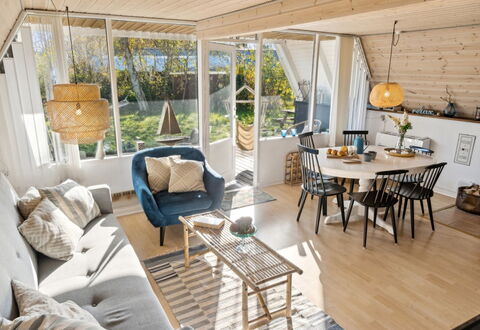 Edgar - 300M from the Sea: Maison, Domicile, Zone Résidentielle, Chalet, Siding, Biens, Allée, Cour