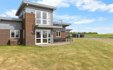 Wilmar - 380M from the Sea: Bois, Maison, Toit, Architecture, Domicile, Porte, Chalet, Siding, Batiments Jardin, Conception