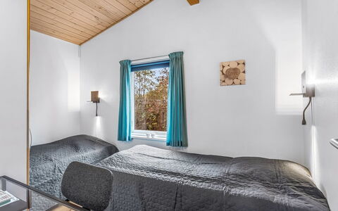 Estella - 900M from the Sea: Domicile, Plafond, Chambre, Daylighting, Literie, Lit, Drap De Lit, Gelé, Cadre De Lit, L'Hiver