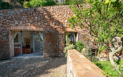 Il Faro: Mur, Roche, Mur De Pierre, Arbuste, Jardin, Brique, Béton, Aménagement Paysager, Ombre