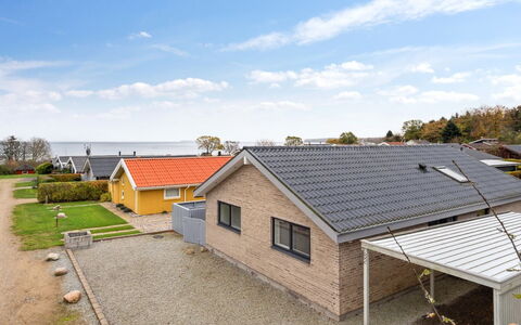 Lio - 200M from the Sea: Meubles, Design Intérieur, Sol, Sol, Plafond, Pièce, Chaise, Table, Appartement, Table Cuisine Et Salle A Manger