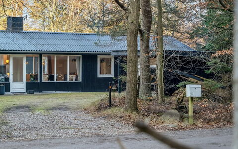 Gunnil - 400M from the Sea: Maison, Domicile, Toit, Chalet, Biens, Aménagement Paysager, Batiments Jardin, Siding, Ferme
