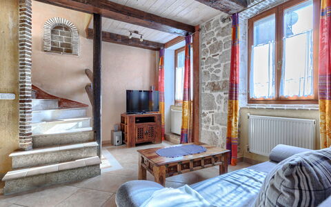 Vista 2: Propriété, Meubles, Fenêtre, Bois, Bâtiment, Confort, Design Intérieur, Sol, Ombre, Dur