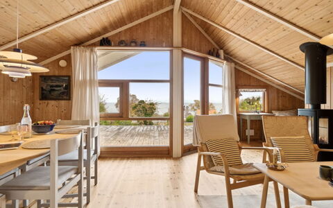 Ågot - 350M from the Sea: Bois, Plafond, Design Intérieur, Sol, Meubles, Sol, Domicile, Parquet, Pièce, Dur