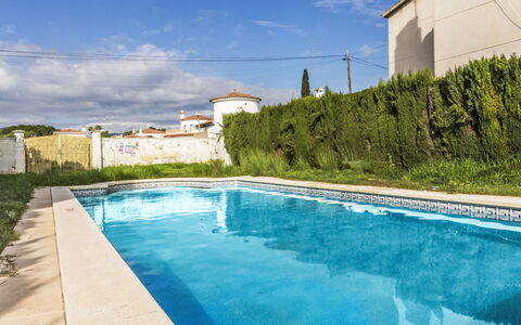 Espigol: L'Eau, Plante, Ciel, Ressources En Eau, Propriété, Jour, Nuage, Piscine, Bleu Azur, La Nature