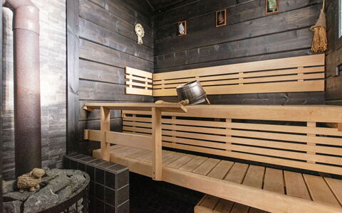 Rehviranta: Piscine, Chaîne De Montagnes, Eco Hôtel, Recours, Biens, Vallée, Villa, Aménagement Paysager, Ville Resort, Arrière-Cour