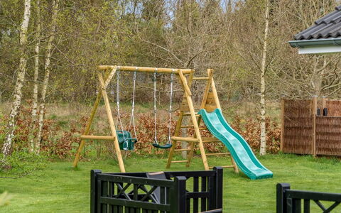 Maunu - from the Sea: Équipement Extérieur Play, Toboggan, Terrain De Jeux, Balançoire, Jardin, Chute, Parc, Ombre, Tache De Bois, Arrière-Cour