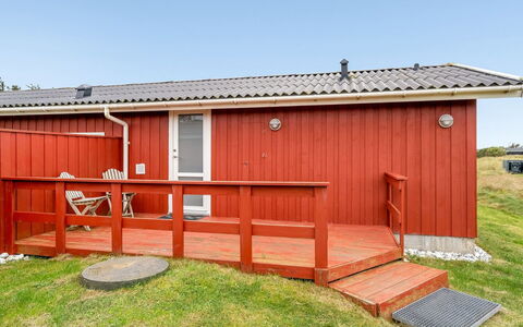 Sannie - 500M from the Sea: Bois, Composite, Tache De Bois, Dur, Chalet, Planche, Ombre, Cour, Cabanon, Batiments Jardin
