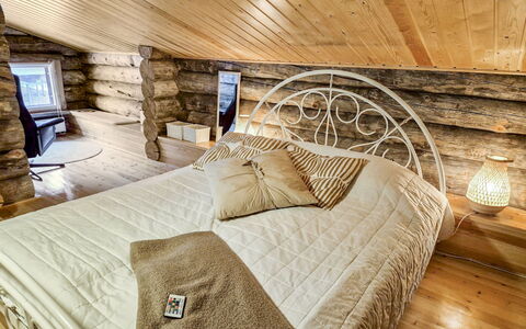 Villa Rokova: Chambre, Bois, Meubles, Lit, Design Intérieur, Sol, Sol, Plafond, Literie, Drap De Lit