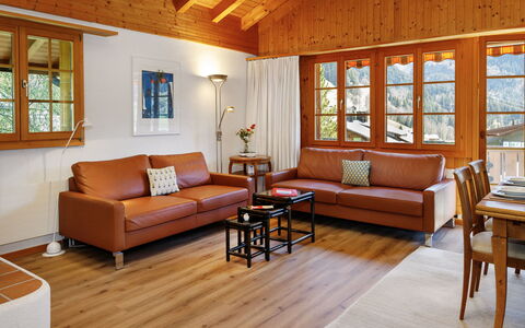 Heidi: Meubles, Design Intérieur, Canapé, Sol, Bois, Plafond, Salon, Sol, Table, Pièce