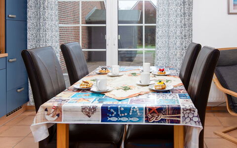 Norden 480: Meubles, Design Intérieur, Table, Chaise, Salle À Manger, Sol, Table Cuisine Et Salle A Manger, Nappe De Table, Textile, Linge
